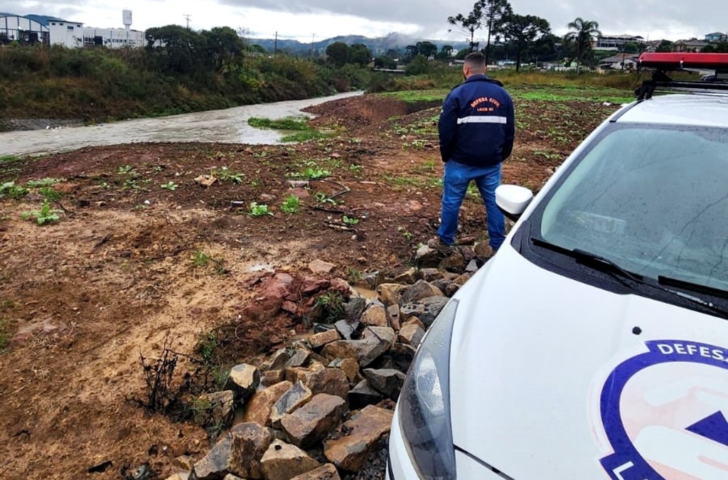 Com a previsão de chuva intensa para as próximas horas, Defesa Civil de Lages monitora possíveis pontos de alagamento