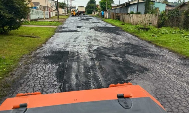 Operação tapa-buraco já utilizou 2.500 toneladas de massa asfáltica em toda a cidade