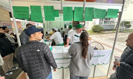 Rua coberta se transforma em praça gastronômica com sabores típicos na 35ª Festa Nacional do Pinhão