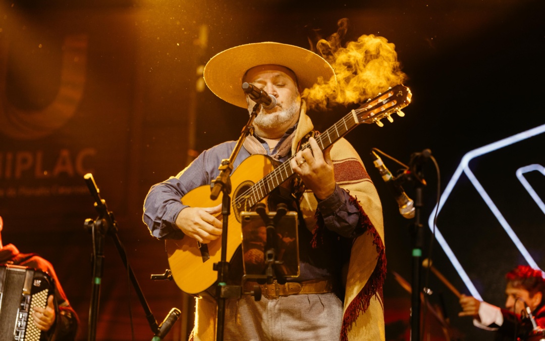 Segunda-feira de atrações variadas reúne público na 35ª Festa Nacional do Pinhão