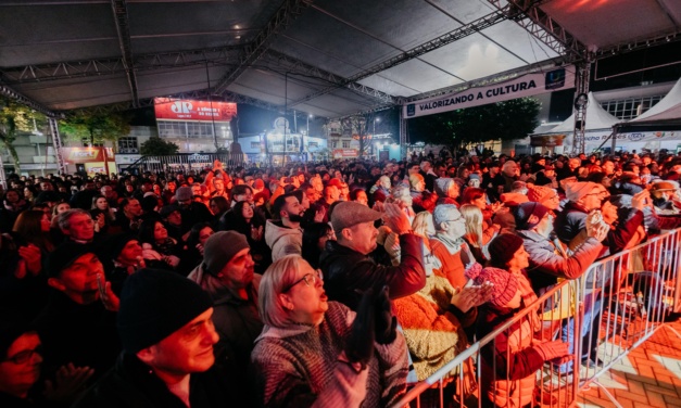 Dia dos Namorados emociona o público na 35ª Festa Nacional do Pinhão