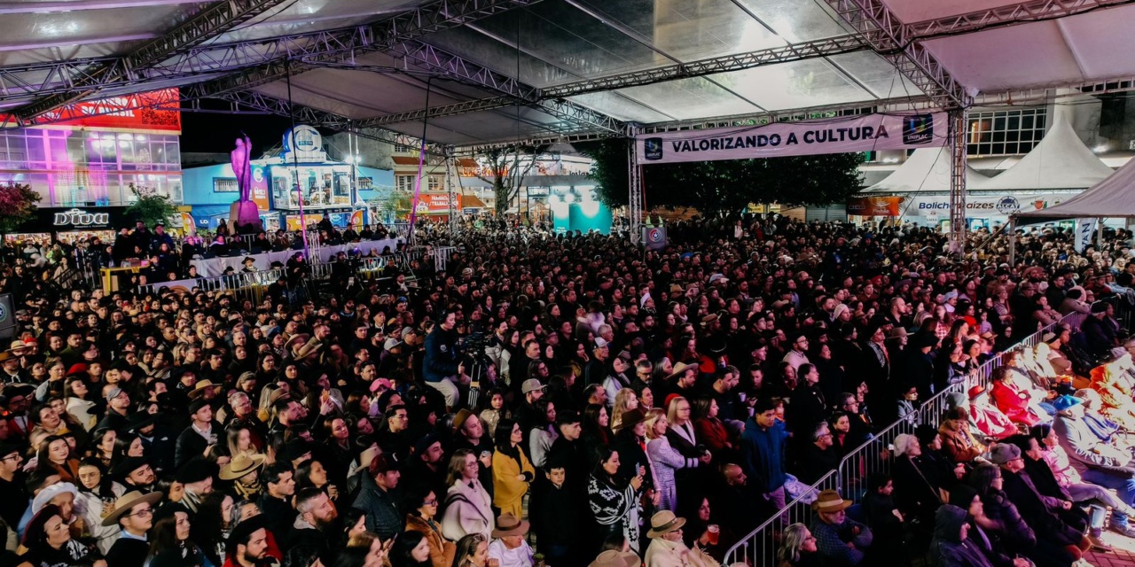 Mais de 45 mil pessoas passam pela Praça João Costa ao longo dos últimos três dias da 35ª Festa Nacional do Pinhão