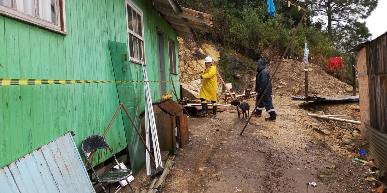 Temporais no final de semana afetaram mais de cem pessoas em treze bairros em Lages