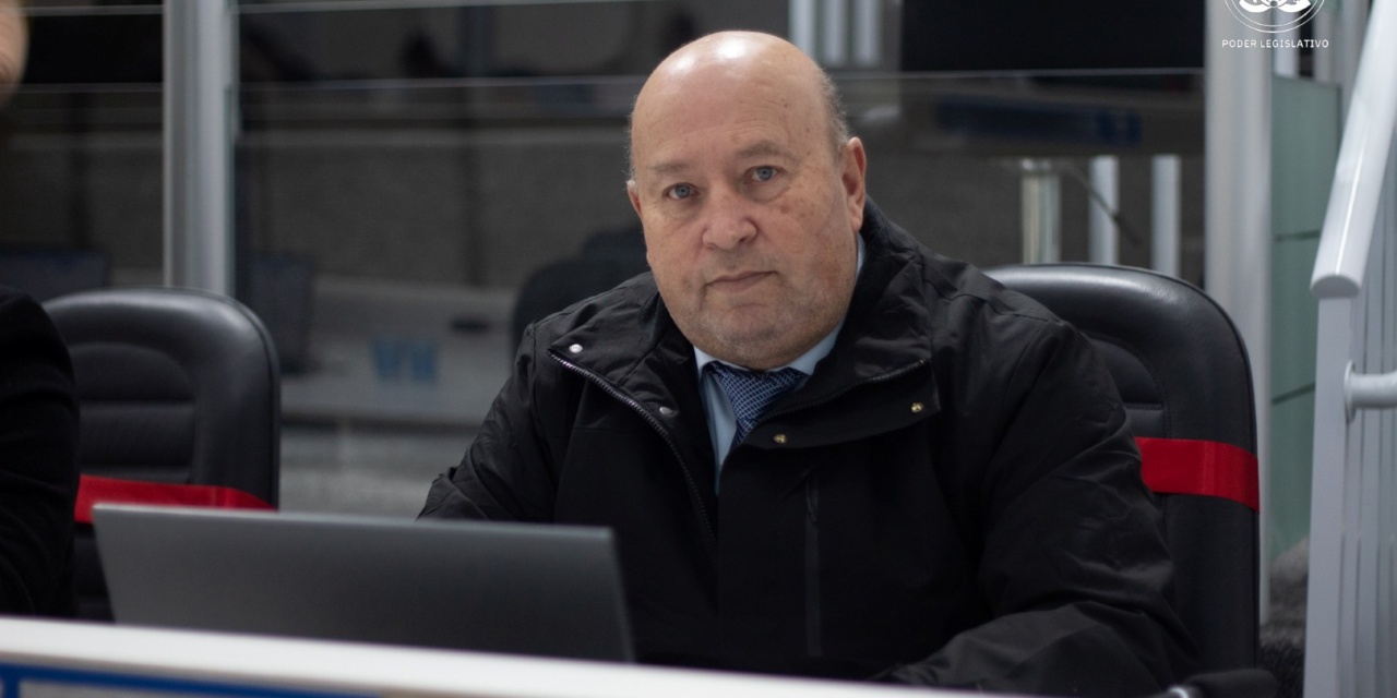 Vereador Ozair Polaco (PSD) solicita a gerente regional da Celesc de Lages, Angela Reche Andrade Borba sobre manutenção  no Tributo