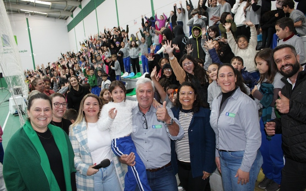 Escola Pedro Álvares Cabral comemora 65 anos de história com celebração especial para alunos e professores