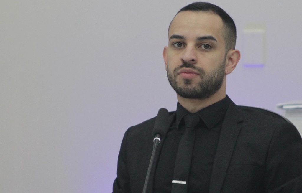 Ministério Público denúncia vice-prefeito Jair Junior por crimes contra a ex-namorada