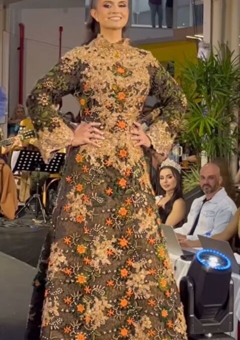 Dança das Grimpas Vestido de Ana Paula Pires Coelho brilha na 35ª Festa Nacional do Pinhão, levando Lariane Rodrigues ao título de 1ª Princesa