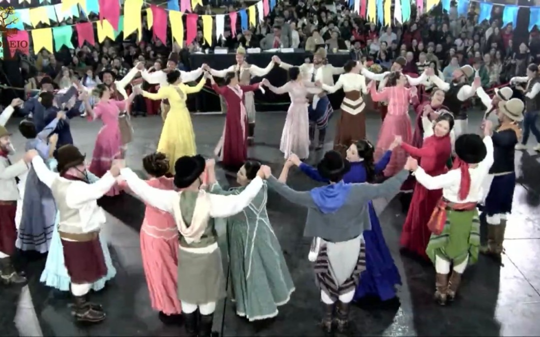 INVERNADA ADULTA DO CTG BARBICACHO COLORADO CONQUISTA O PENTACAMPEONATO NO RODEIO ARTÍSTICO DE ABDON BATISTA