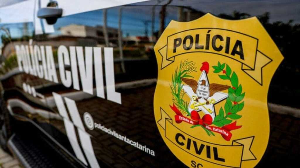 Condenado por armazenar material de abuso infantil e estupro é preso na Serra de SC