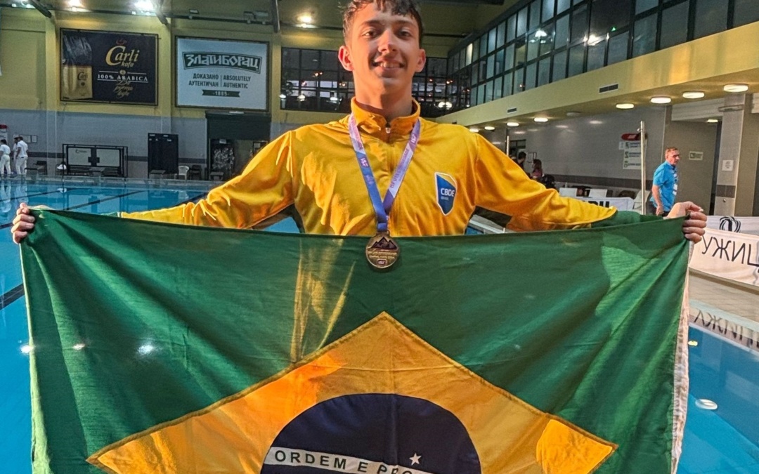 Lageano Gabriel Nerbass é convocado para representar o Brasil no Sul-Americano Juvenil de natação
