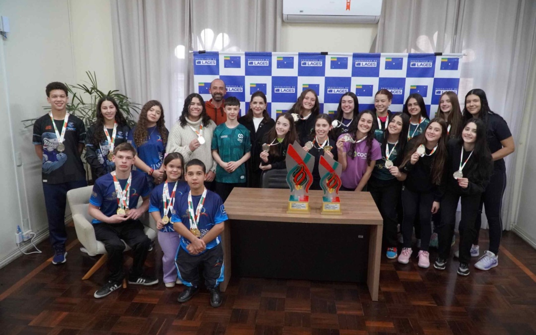Atletas lageanos medalhistas nos Jesc e Parajesc são recepcionados na Prefeitura