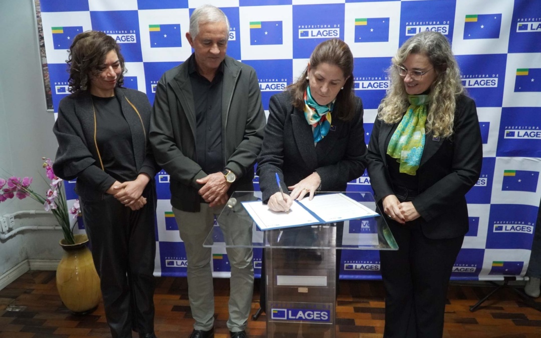 Prefeita Carmen Zanotto sanciona alteração na Lei que dispõe sobre campanhas educativas contra a violência à mulher e acrescenta as crianças e pessoas idosas