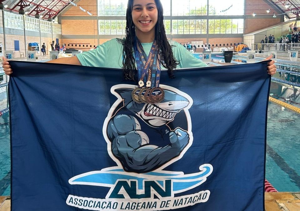 Nadadora lageana bate dois recordes e conquista ouro no catarinense de inverno