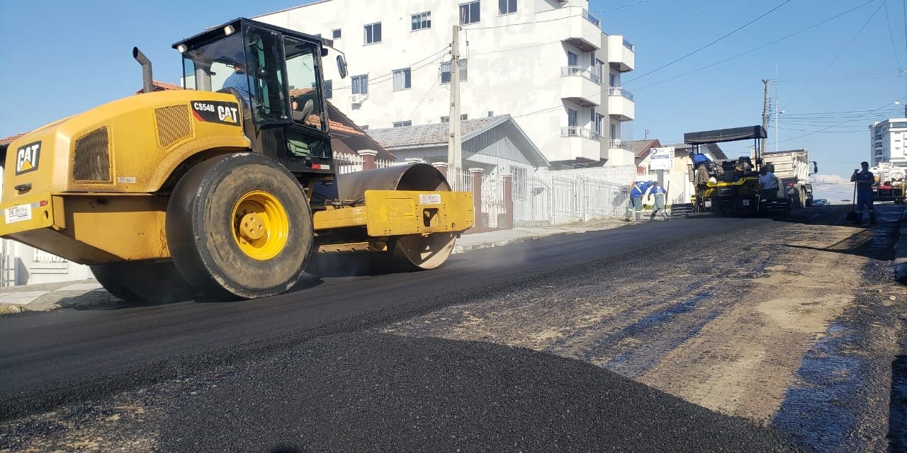 Prefeitura de Lages já utilizou 10 mil toneladas de massa asfáltica em obras próprias e reparos no Município