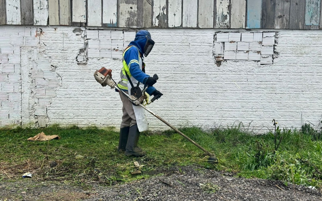 Secretaria de Serviços Públicos intensifica ações de limpeza, roçada e manutenção em diversos bairros de Lages