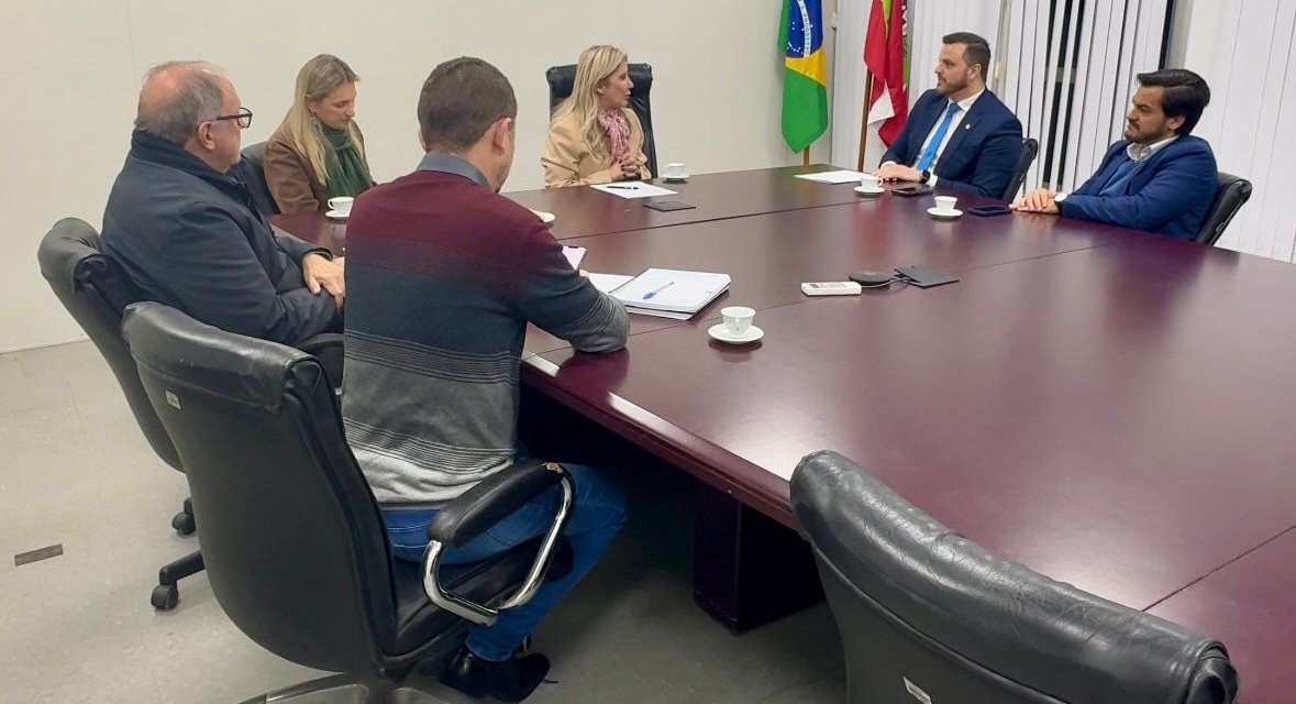 Lucas Neves articula obras em duas escolas de Lages