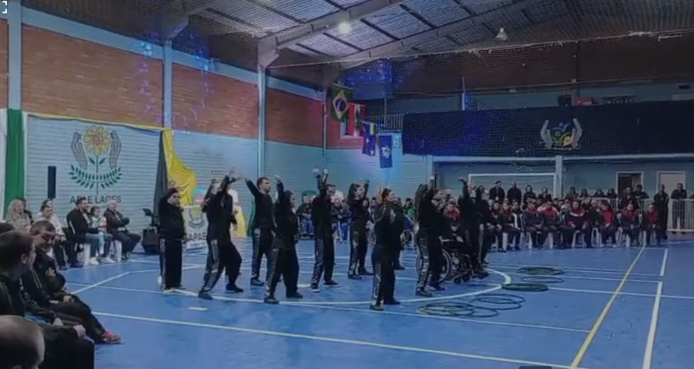 APAE de Lages brilha no Festival de Dança de Joinville com grupo de Danças Urbanas