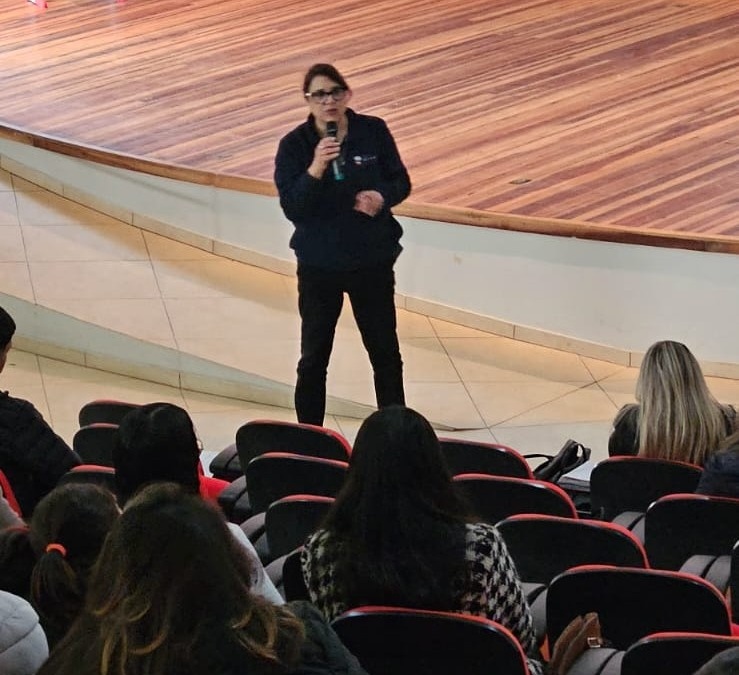 Encontro no Cerrito reúne profissionais da educação para dialogar sobre saúde e inclusão