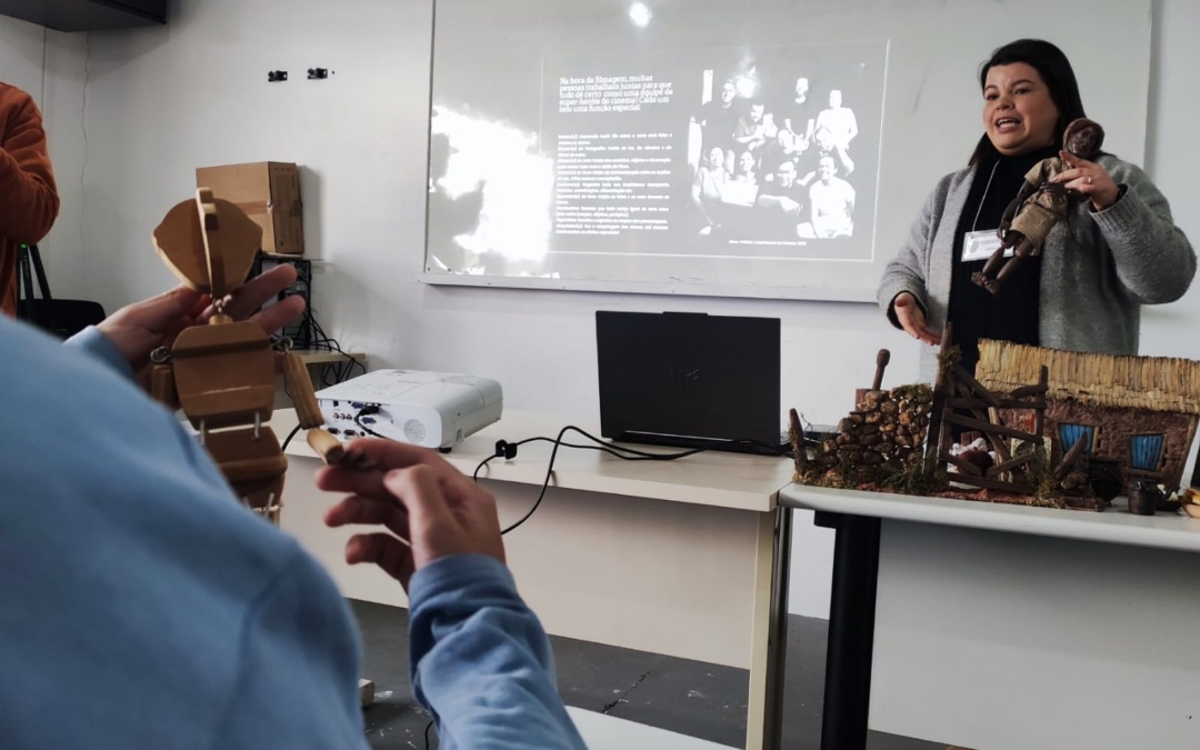 Em ação do CNJ e TJSC, adolescentes do Case de Lages conhecem bastidores do cinema local