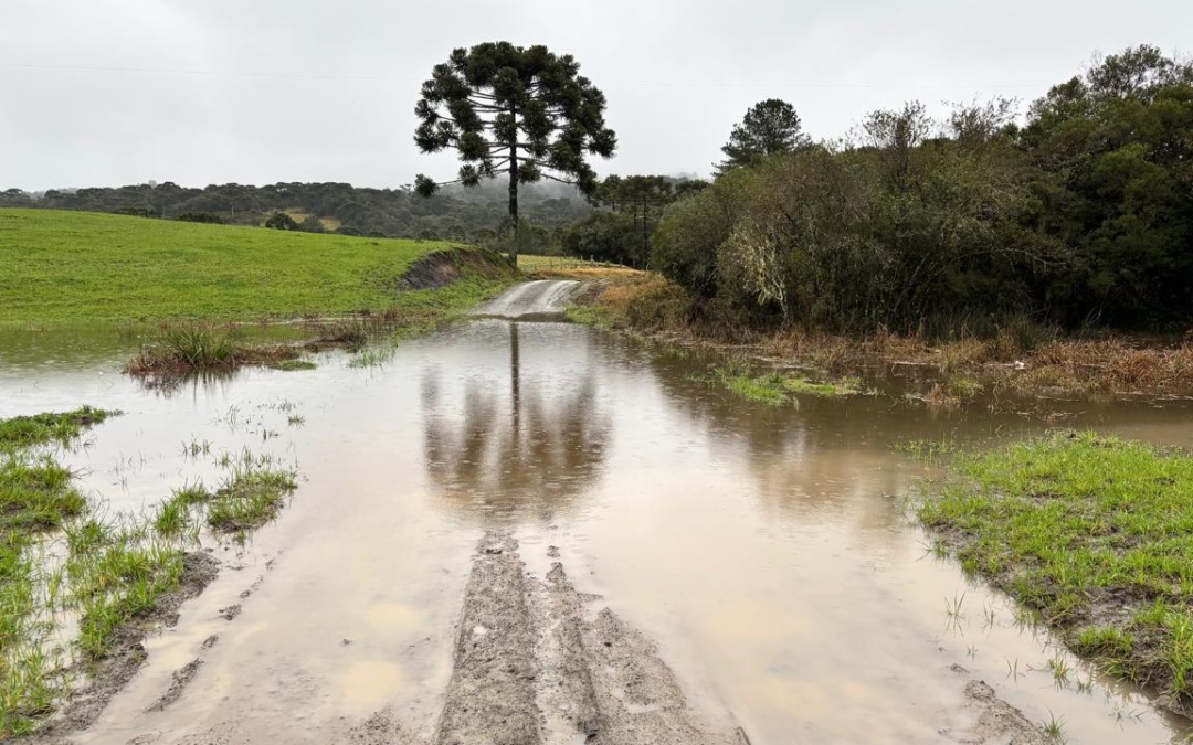 Fortes chuvas provocam alagamentos e interdições no interior de Otacílio Costa