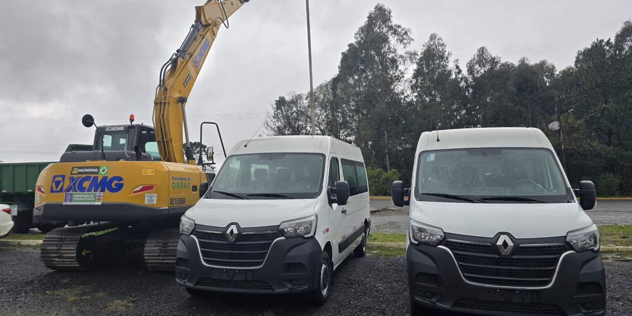 Saúde de Otacílio Costa recebe duas vans adaptadas com acessibilidade para transporte de pacientes