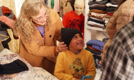 Brechó Solidário Vestindo Esperança integra Campanha Agosto Lilás e está lançado pela Secretaria de Políticas para a Mulher e para o Idoso em Lages