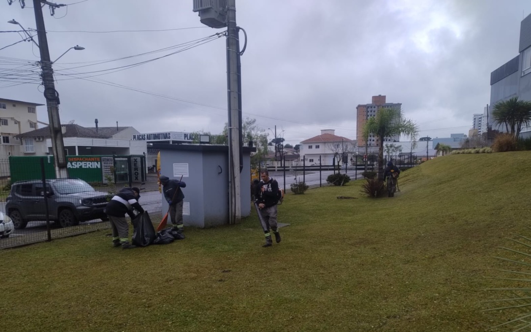 Diversas frentes de trabalho da Secretaria de Serviços Públicos atuam em Lages