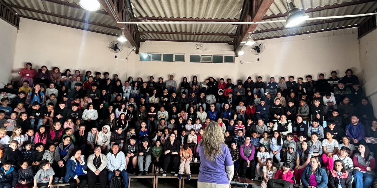 Emeb Mutirão recebe projeto “Maria da Penha vai à Escola” como programação do Agosto Lilás