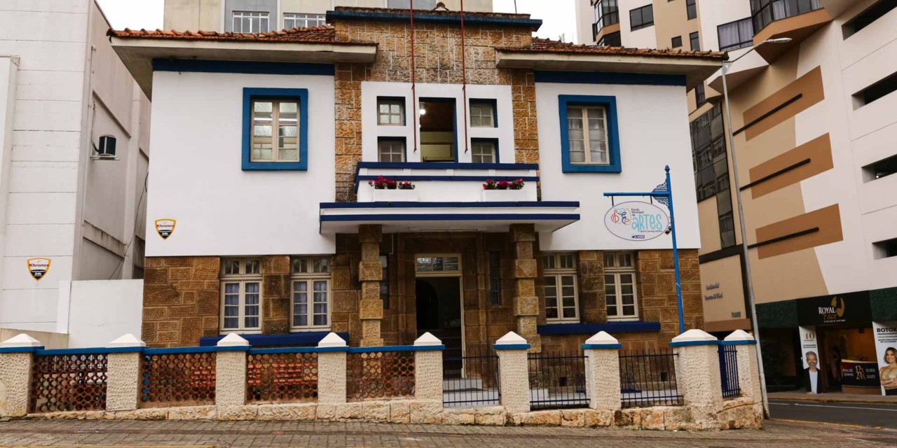 Escola de Artes abre novas vagas em cursos de dança, música, teatro e desenho