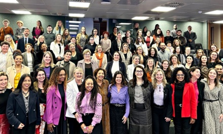 Lages apresenta iniciativas pioneiras no combate à violência contra a mulher em seminário internacional na Alesc