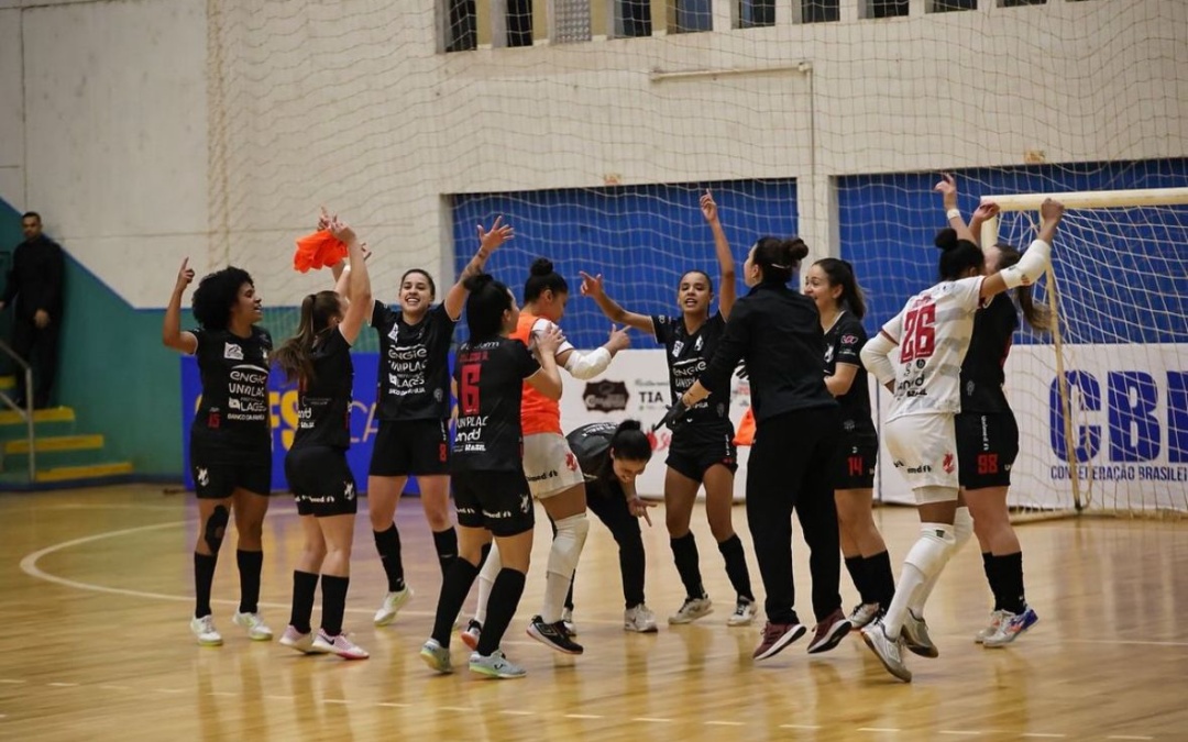 Leoas da Serra brilham na prorrogação e avançam às semifinais da Copa do Brasil