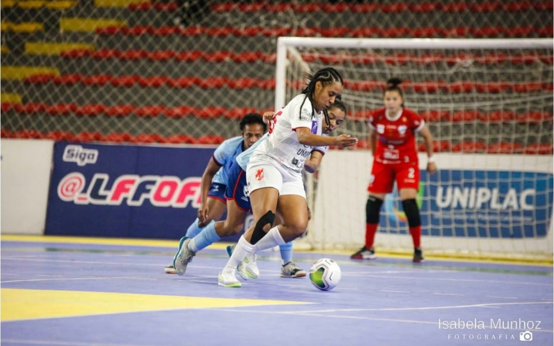 Leoas da Serra goleia o Londrina em casa e se isola na 3ª posição da Liga Feminina de Futsal