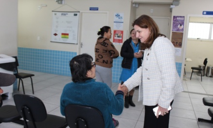 Prefeita Carmen Zanotto percorre UBSs de Lages para avaliar serviços de saúde e ouvir demandas de profissionais e da comunidade