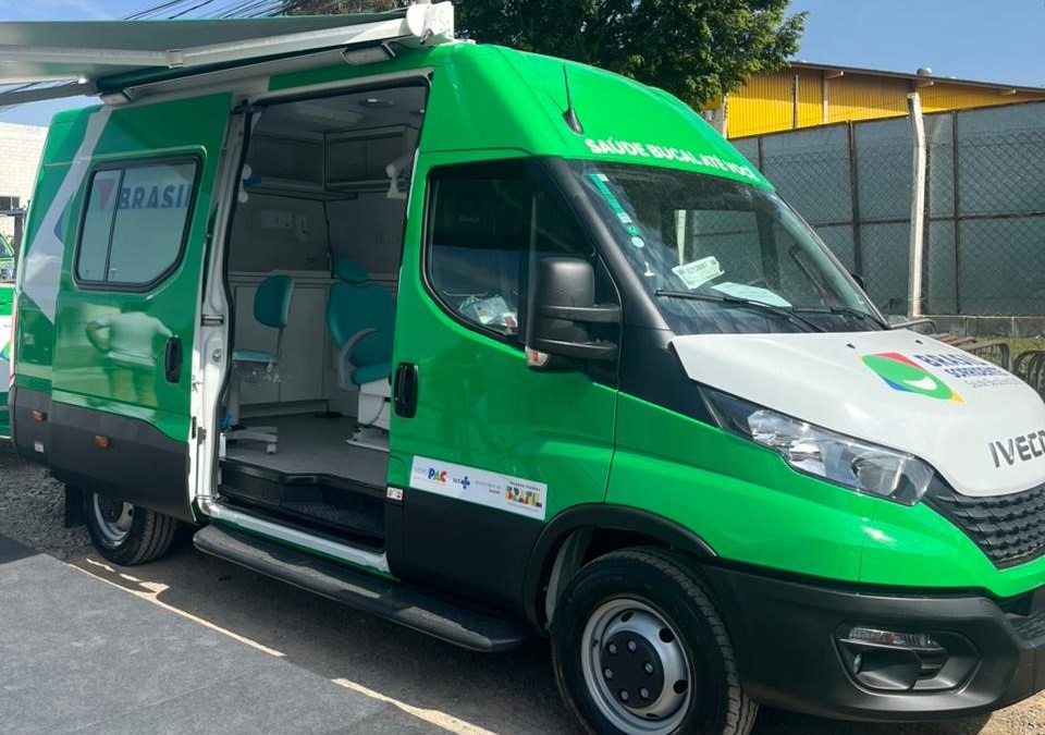 Prefeitura de Lages recebe uma nova unidade odontológica móvel, equipada para oferecer atendimento odontológico em áreas remotas ou de difícil acesso