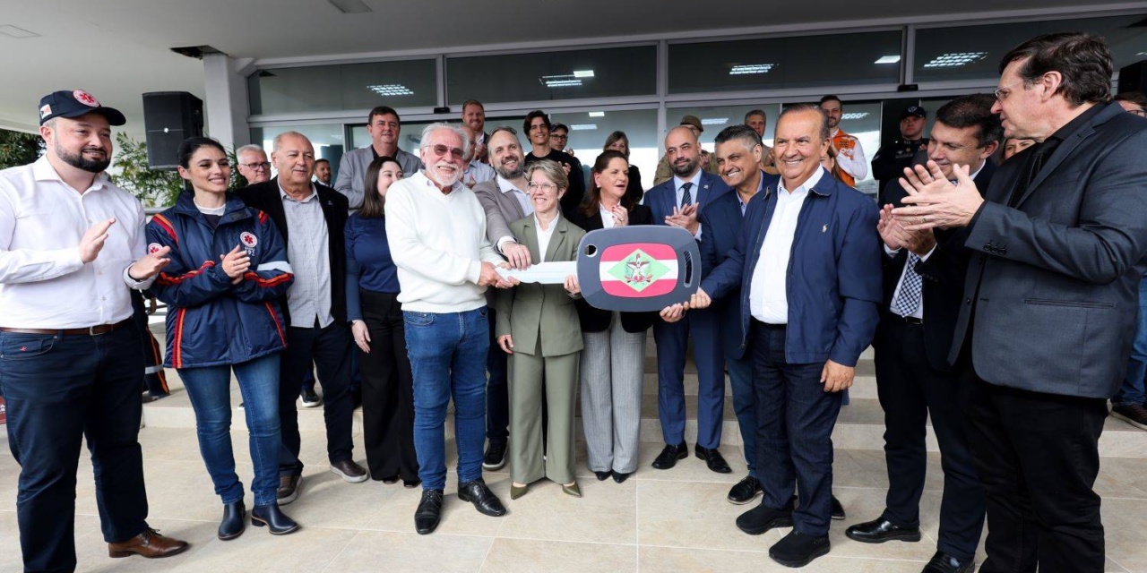 Profissionais do Samu de Lages ganham novos uniformes