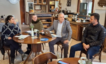 Diretoria do Conserra discute fortalecimento dos laços entre municípios da Serra