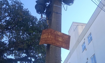 Secretaria de Obras e Infraestrutura já ajudou a substituir mais de 100 placas de identificação na cidade