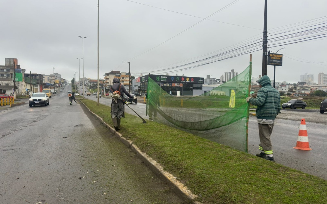 Serviços Públicos mantém frentes de trabalho em diferentes pontos da cidade