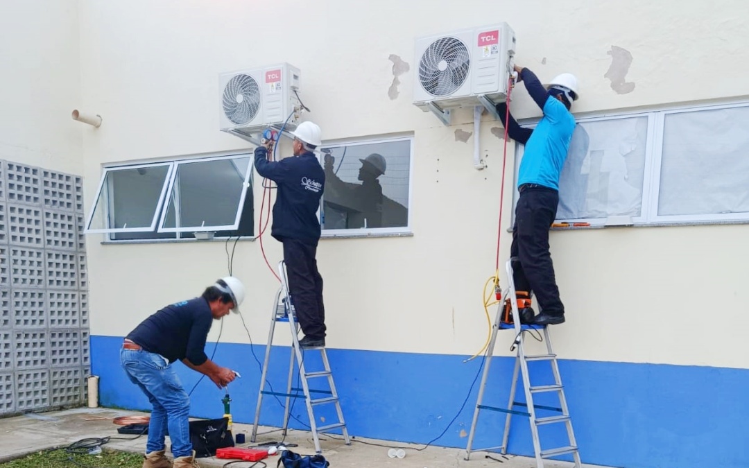 Unidades Básicas de Saúde de Lages recebem melhorias com instalação de condicionadores de ar, bebedouros e filtros de água