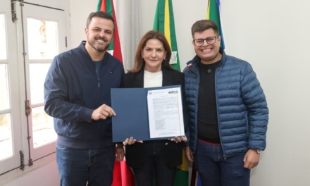 Lucas Neves garante recursos para regularizar imóveis em Lages