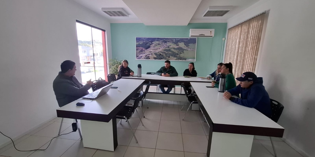 Bocaina do Sul fortalece parcerias com o SEBRAE em reunião de trabalho