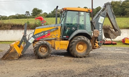 Retroescavadeira da Prefeitura volta a atender produtores rurais de Bocaina do Sul