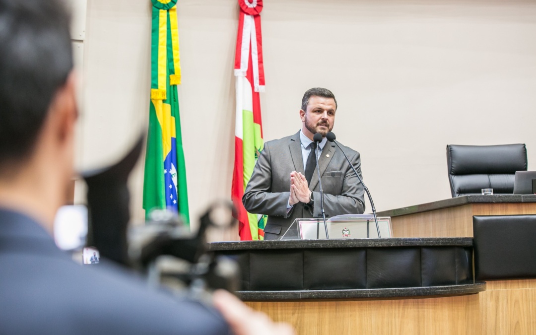 Avança na Alesc projeto para climatizar escolas públicas de SC
