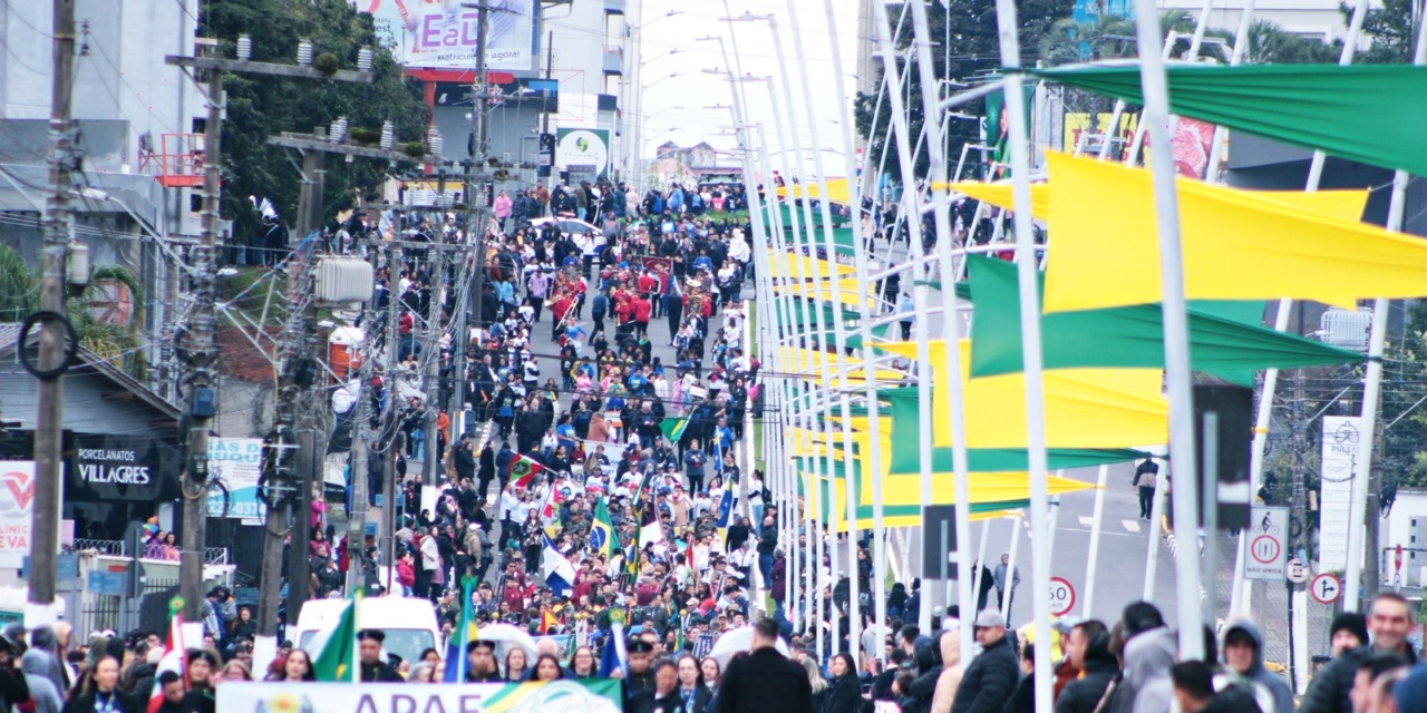 Lages celebra os 203 anos da Independência do Brasil com desfile na avenida Duque de Caxias