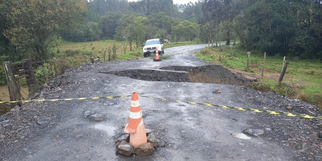 Recuperação da estrada de Potreiros ocorrerá nesta quinta-feira