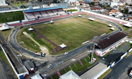 Estádio Vidal Ramos Júnior recebe força-tarefa da Secretaria de Serviços Públicos para o Parajasc