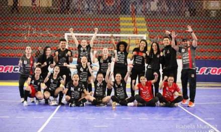 Leoas da Serra vence novamente a Unidep e garante vaga nas semifinais da Liga Feminina de Futsal