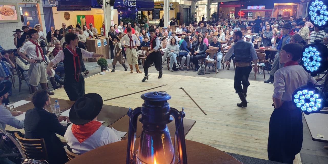 Tradicionalismo tomou conta do Mercado Público para celebrar o Dia do Gaúcho