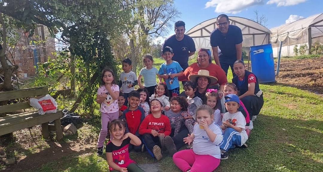 Crianças do Ceim João José Theodoro da Costa Netto visitam Horto Municipal do Bairro Guarujá