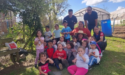 Crianças do Ceim João José Theodoro da Costa Netto visitam Horto Municipal do Bairro Guarujá